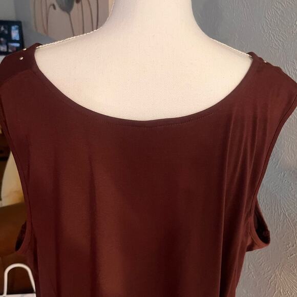 Catherines Black Label short sleeve knit maroon top round studs on front size 2X - Picture 2 of 10